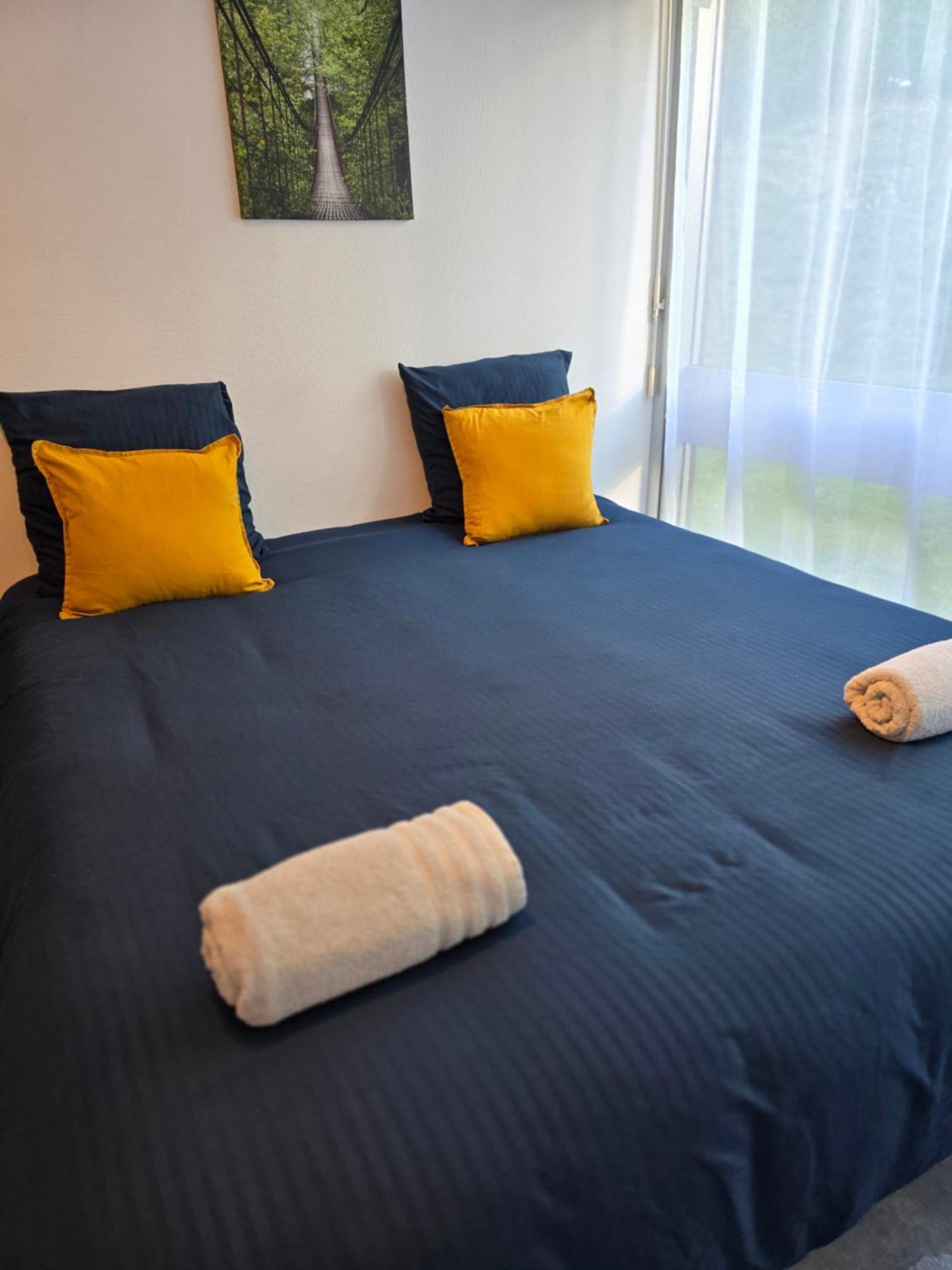 Sejour A 10 Minutes Du Chateau De Versailles Et 20 Minutes De Roland-Garros- Votre Suite Avec Lit King Size 勒谢奈 外观 照片